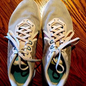 Women’s Nike Zoom Strike size 8.5
